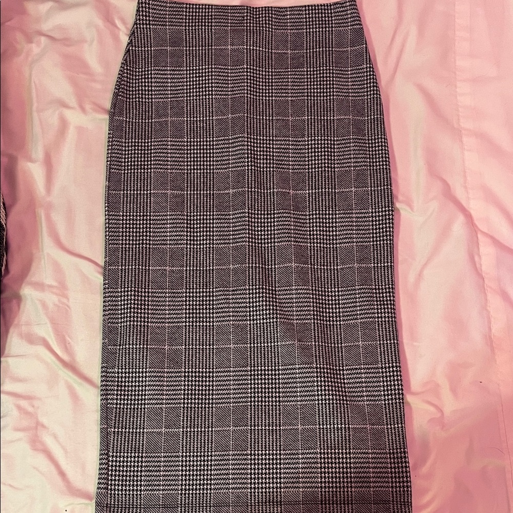 H&M Black and White Checkered Pencil Skirt